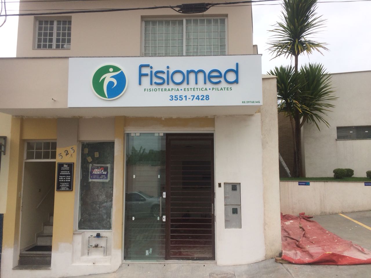 fachada em ACM - Fisiomed