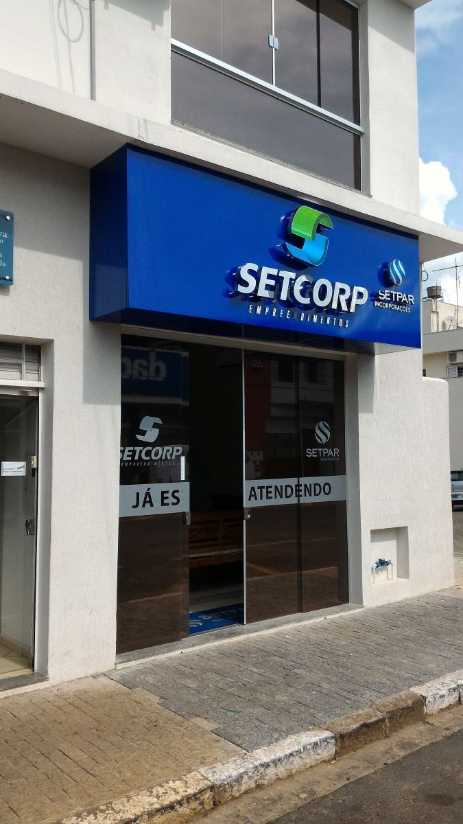 Fachada em AC Set Corp