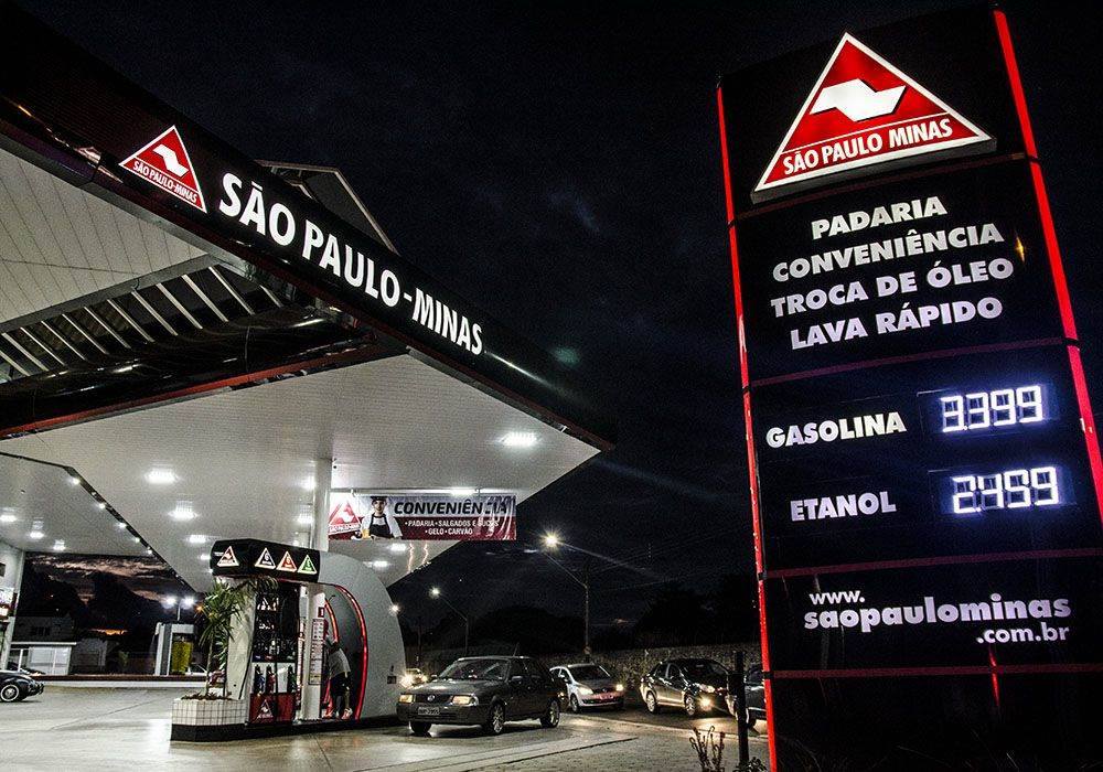 Fachadas em acm - Posto de Gasolina